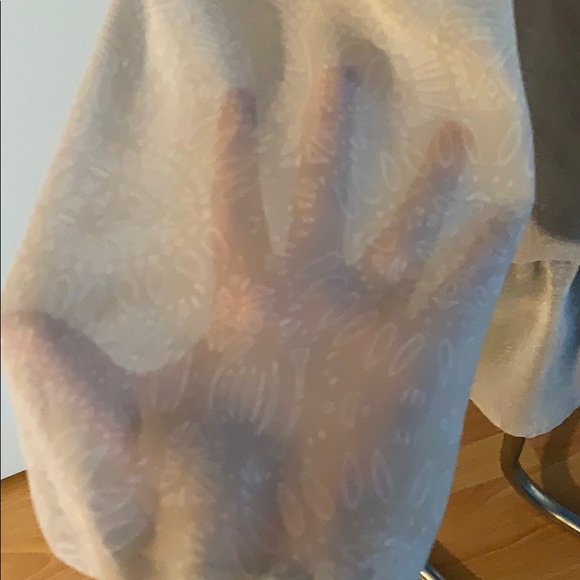 Banana Republic Sheer sand color with white design - Picture 2 of 4